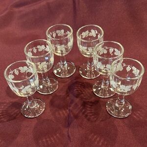 Vintage Leaf-Patterned Cordial Glasses (Set of 6)